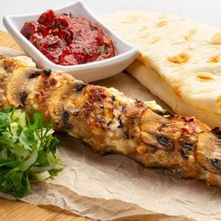 Люля кебаб из курицы с сыром и грибами
